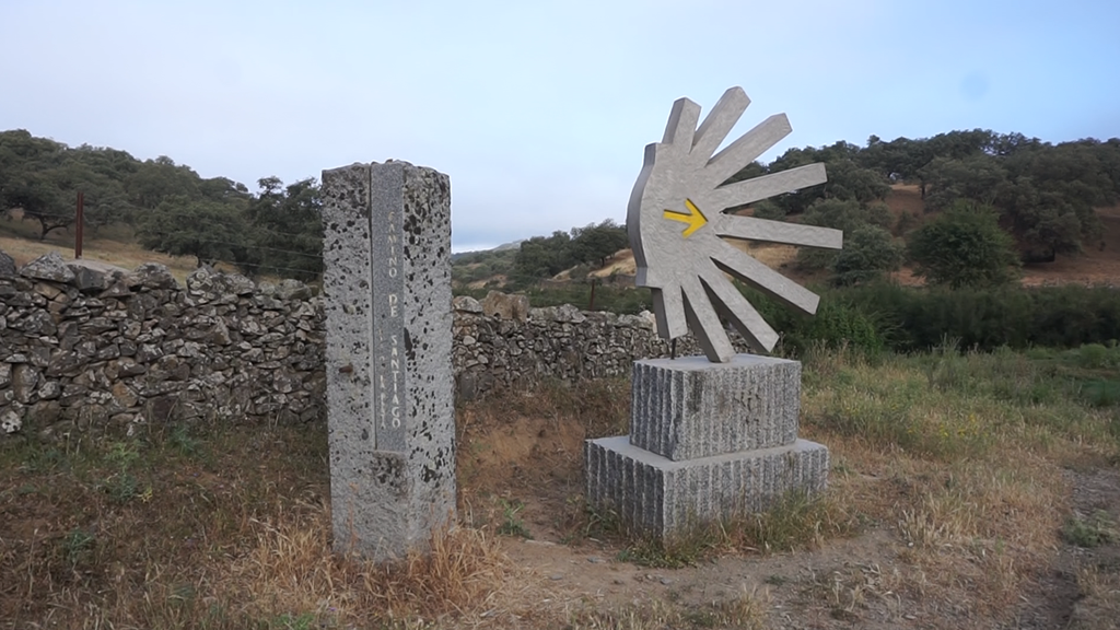 Vía de la Plata - Monumento al Peregrino - Extremadura